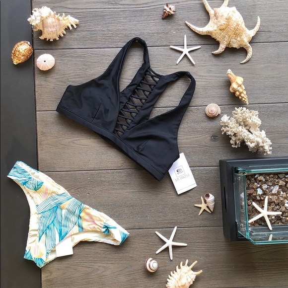 💧RIP CURL💧 - Picture 2 of 5